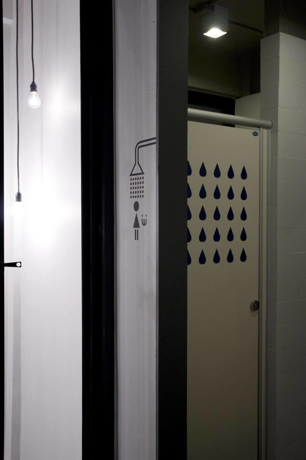 Slumber Bangkok Soi 1 Hostel Екстериор снимка